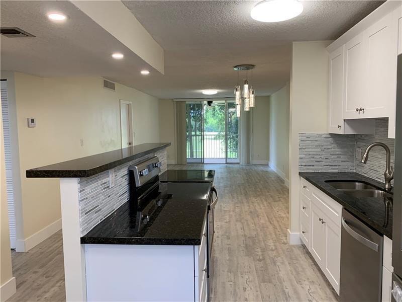 250 Jacaranda Drive 203 — photo 1