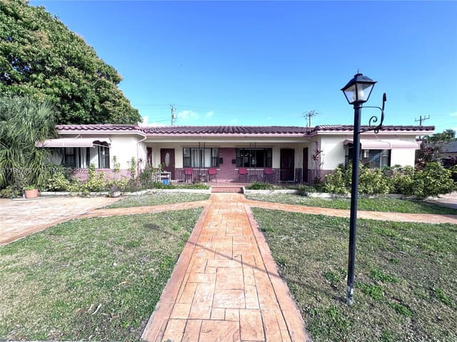 29-33 SE 4th Street, sold in Hollywood Center Amen Pla, Dania Beach, FL