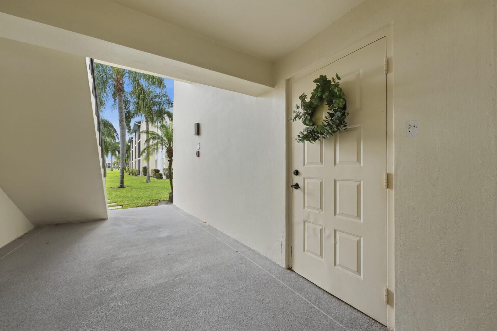 1109 Green Pine Boulevard G1, West Palm Beach, FL 33409 photo 3