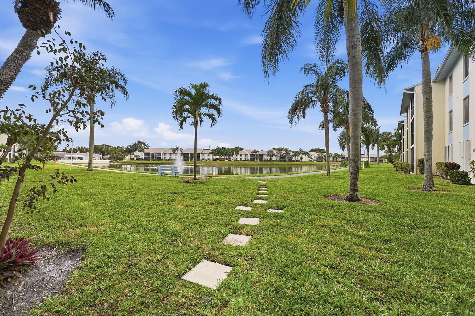 1109 Green Pine Boulevard G1, West Palm Beach, FL 33409 photo 21