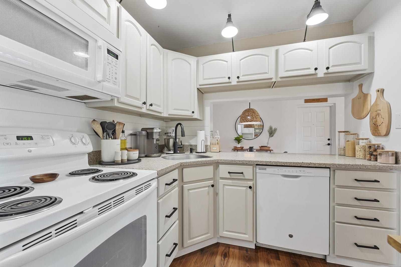 1109 Green Pine Boulevard G1, West Palm Beach, FL 33409 photo 10