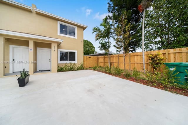 1185 NE 111th Street, sold in Biscayne Blvd Park, Miami, FL