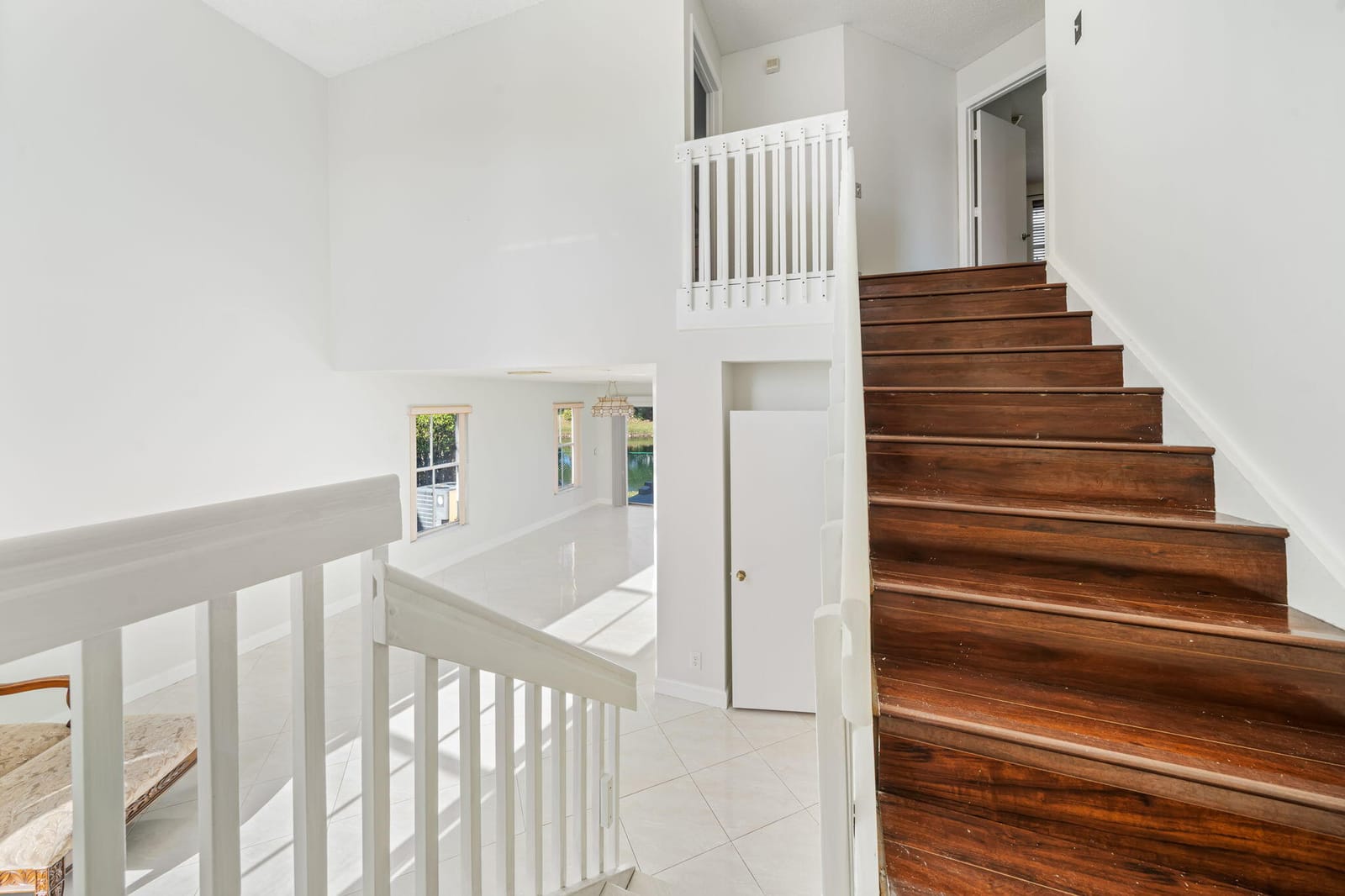 1895 Vista Way — photo 2
