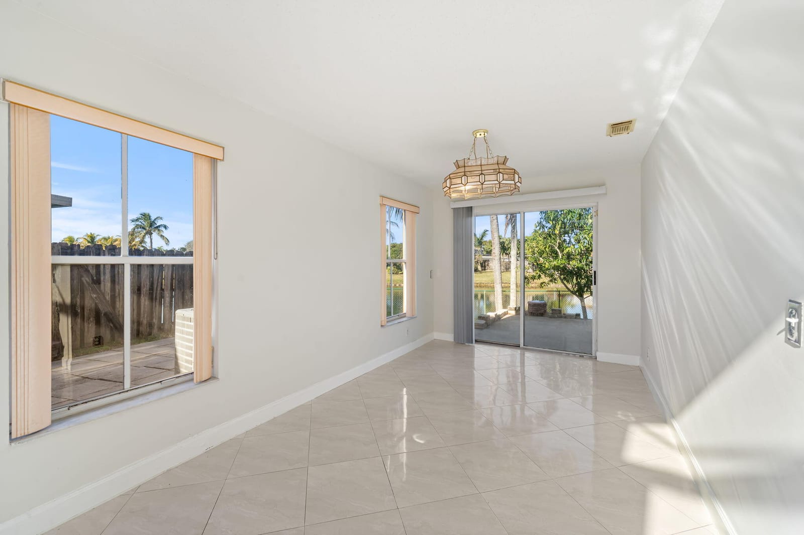 1895 Vista Way — photo 4