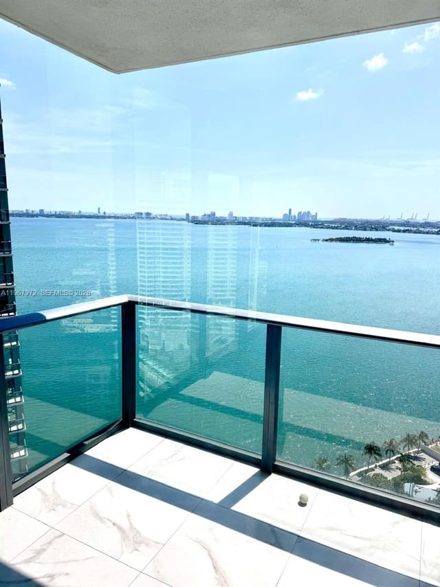650 NE 32nd Street 2507, sold in Paraiso Bay Condo, Miami, FL