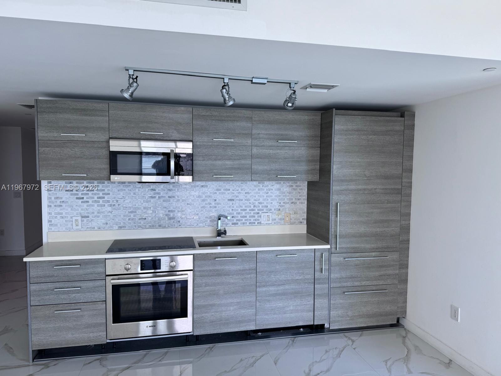 650 NE 32nd Street 2507, Miami, FL 33137 photo 13