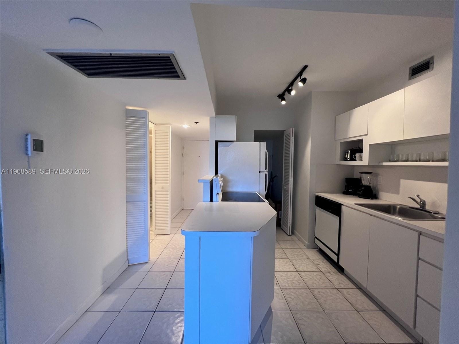 100 Lincoln Road 415, Miami Beach, FL 33139 photo 5