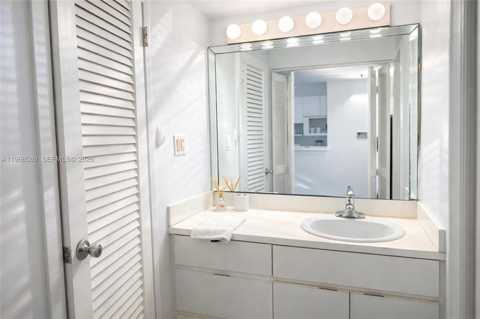 100 Lincoln Road 415, Miami Beach, FL 33139 photo 8