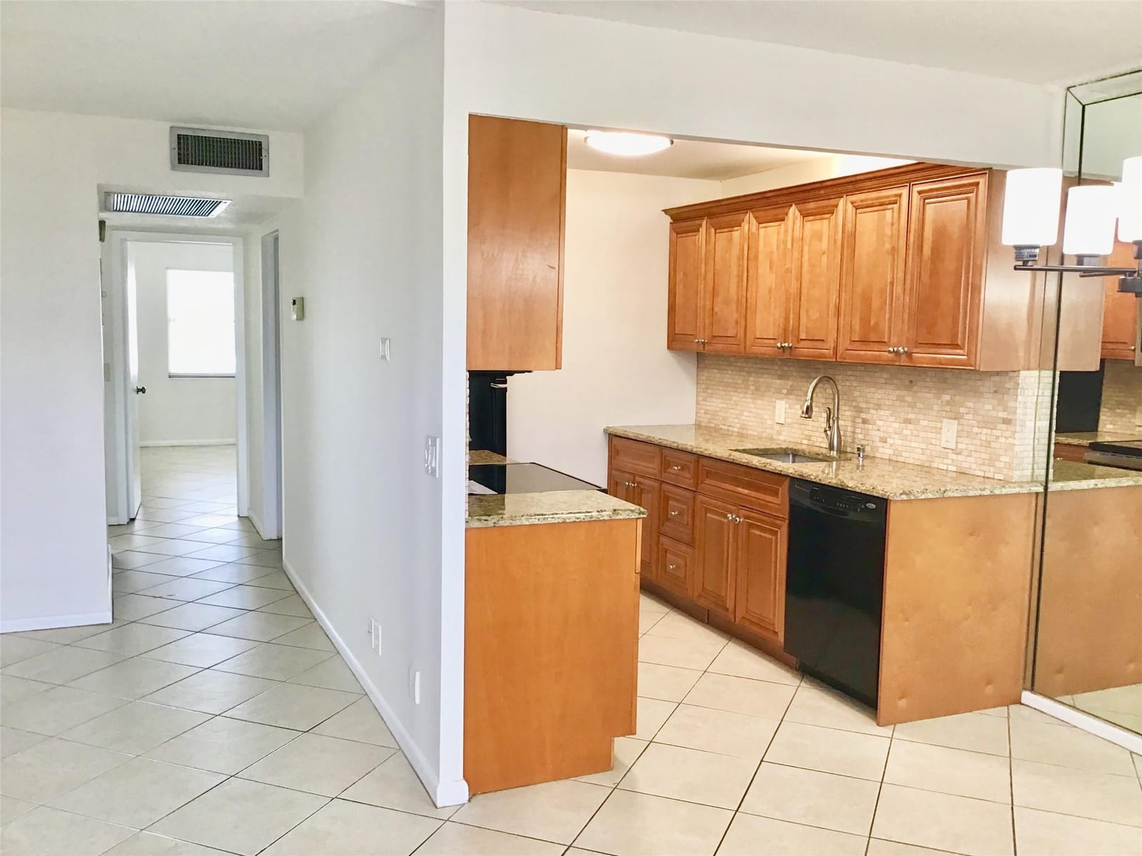 2035 Exeter B 2035 — photo 2