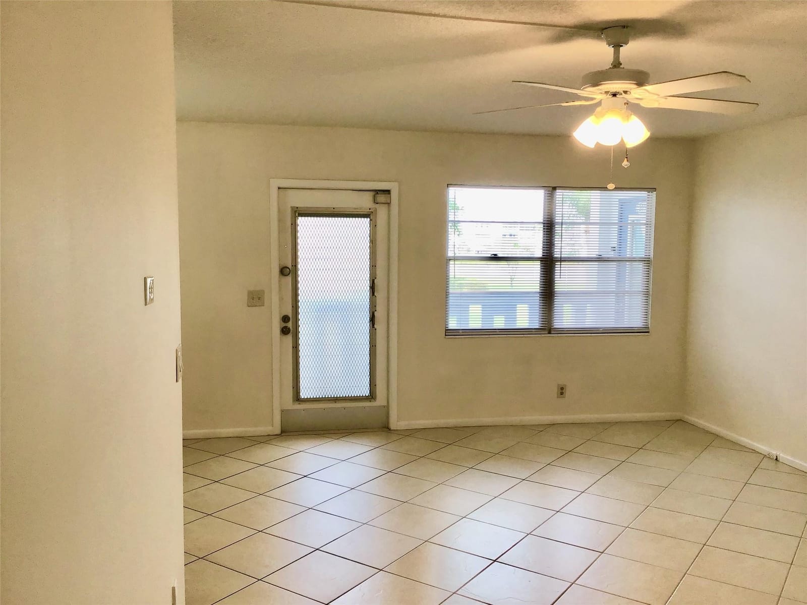 2035 Exeter B 2035 — photo 12