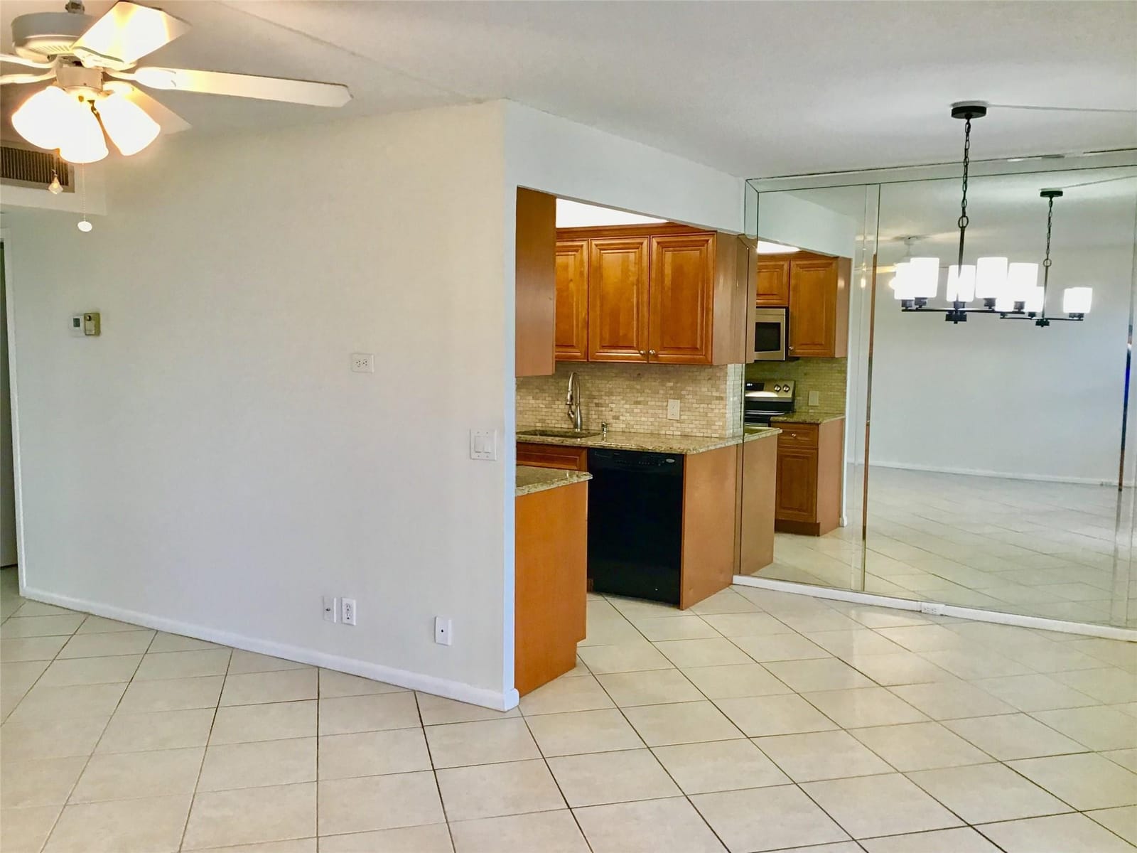 2035 Exeter B 2035 — photo 8