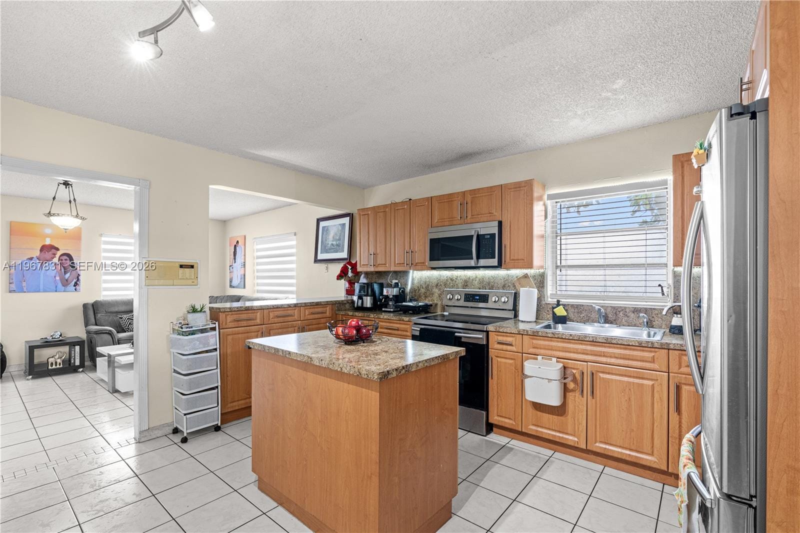 911 NW 22nd Place, Miami, FL 33125 photo 29