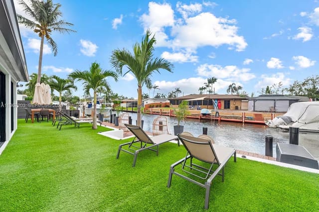 1469 NW 10th Street, Dania Beach, FL 33004