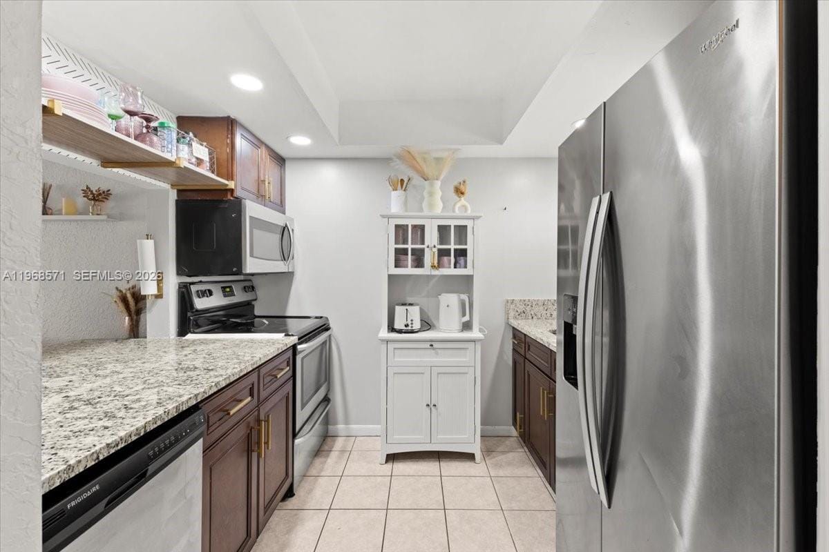 307 Waterside Drive — photo 4