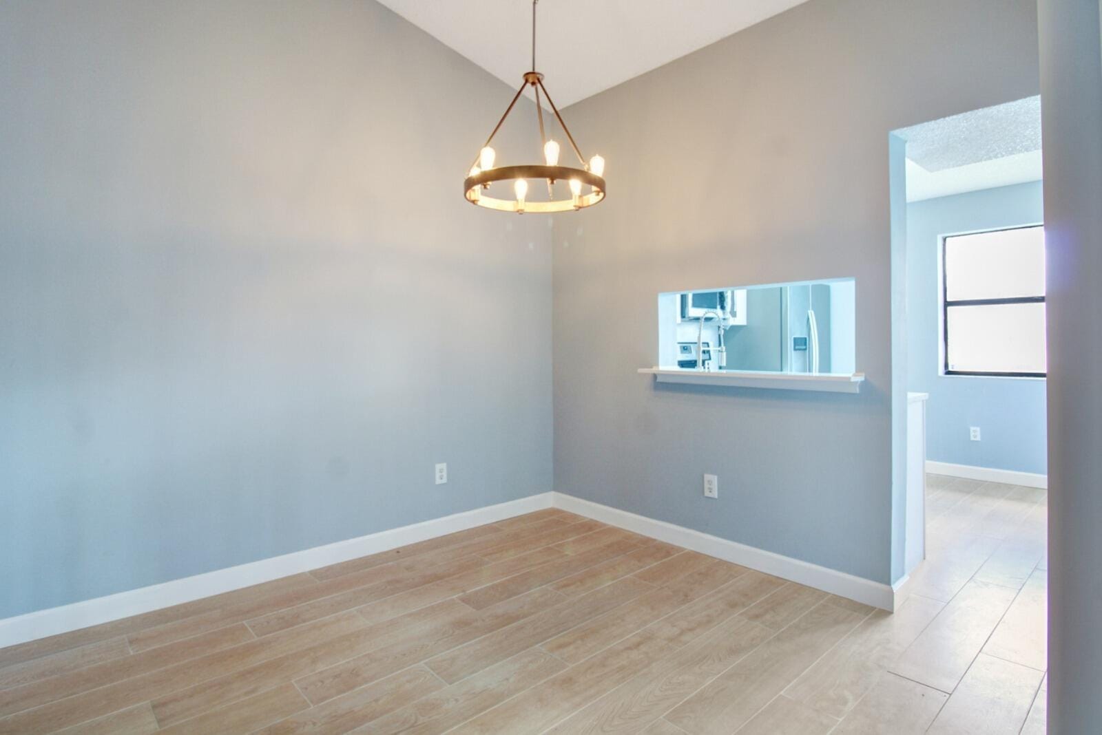 960 N Franklin Avenue 960d — photo 7