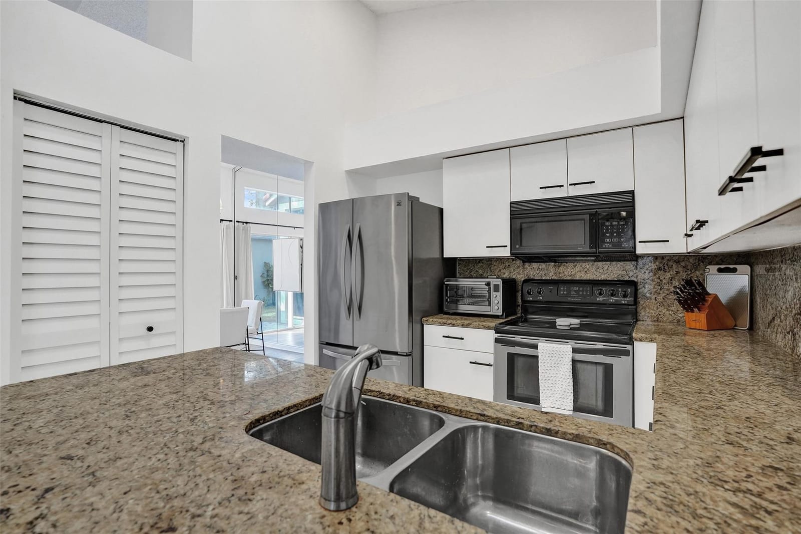 10108 NW 4th Street — photo 12