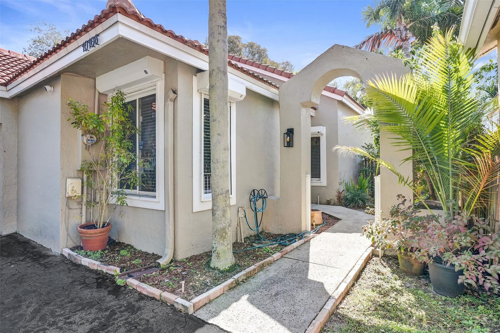 10108 NW 4th Street — photo 3