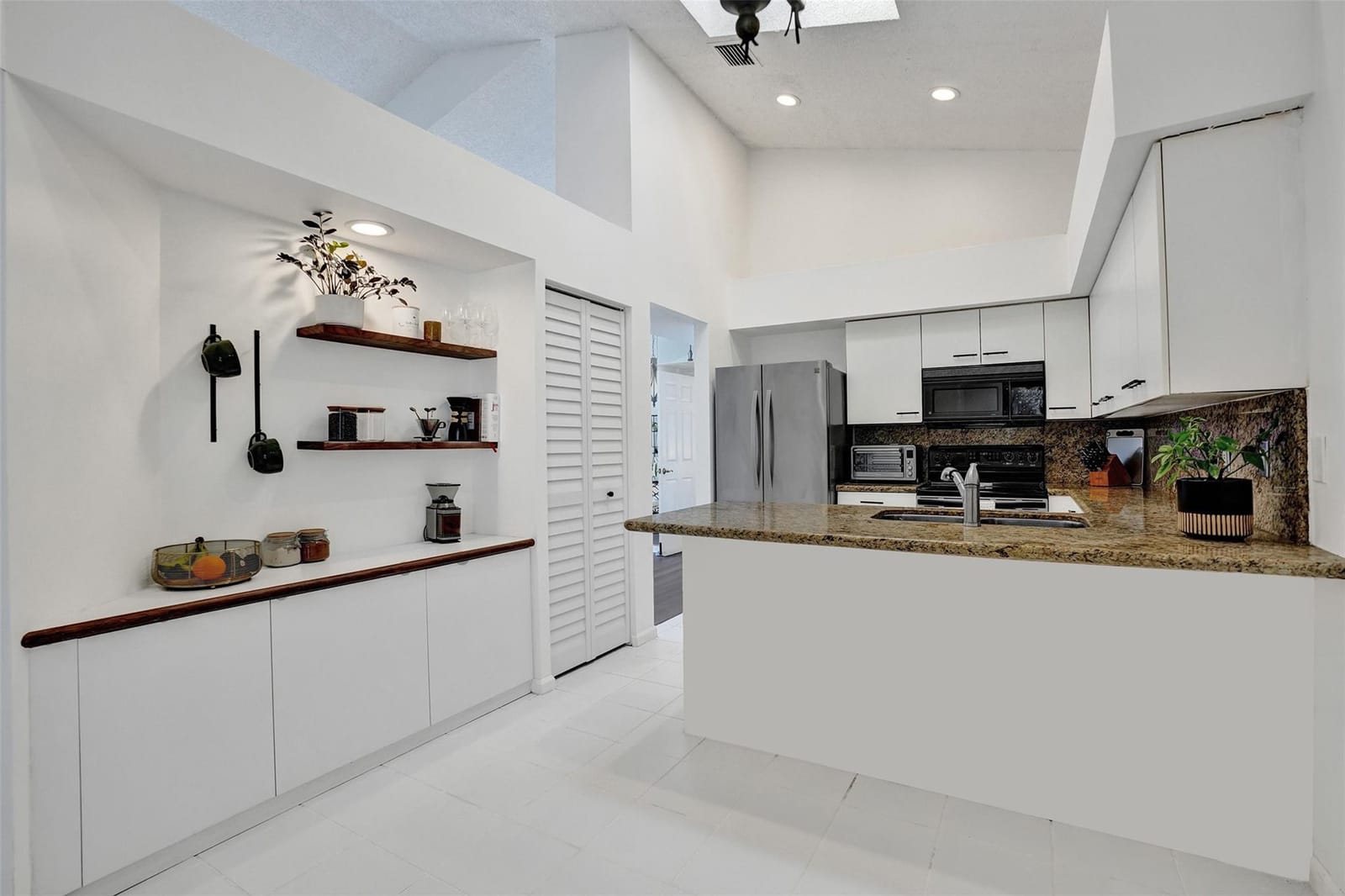 10108 NW 4th Street — photo 8