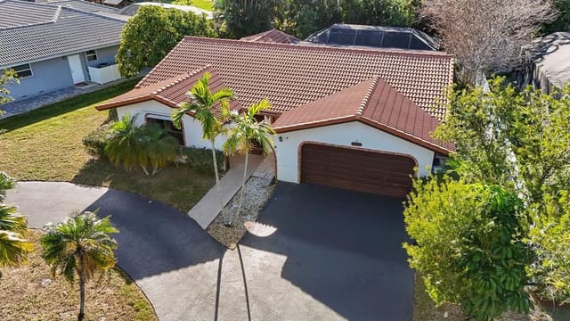 1060 NW 82nd Avenue, Coral Springs, FL 33071