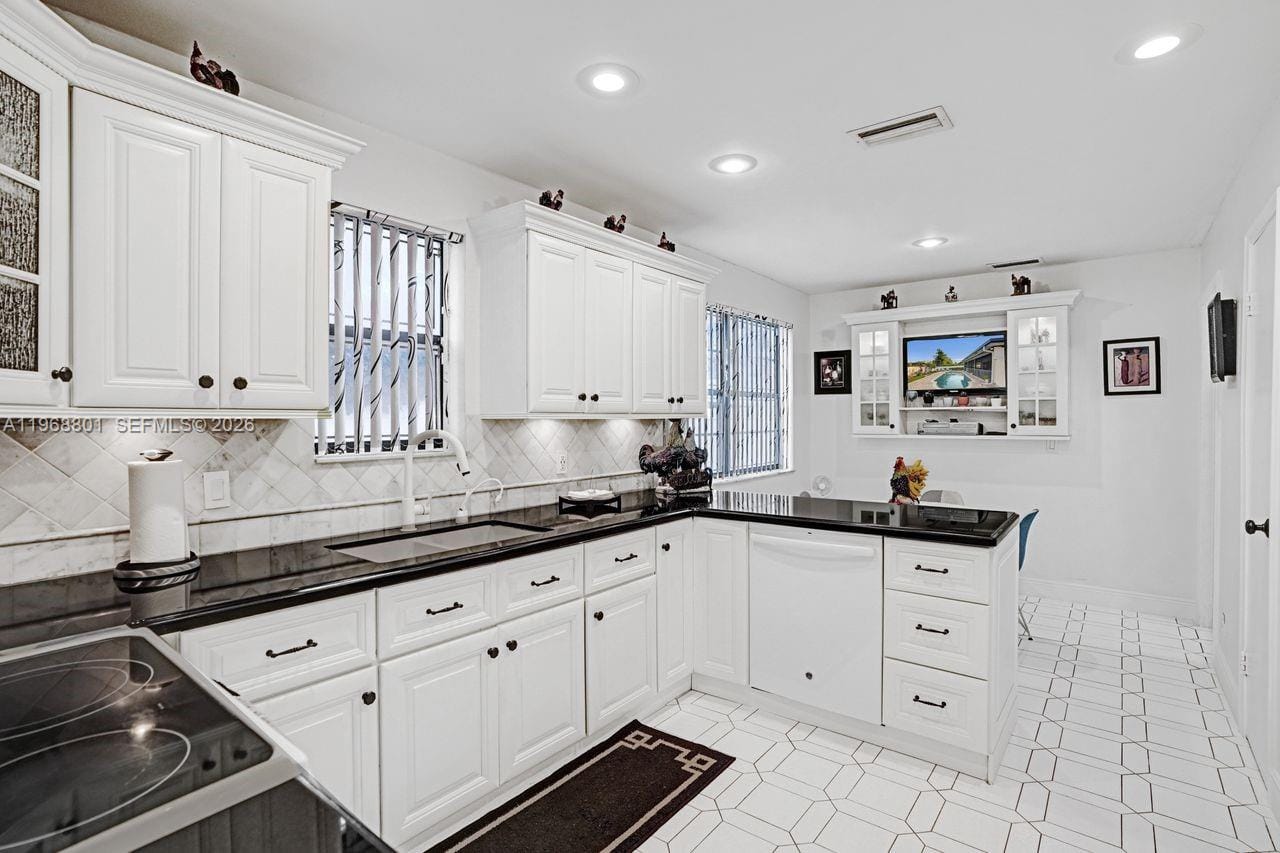 8084 Buttonwood Circle, Tamarac, FL 33321 photo 17