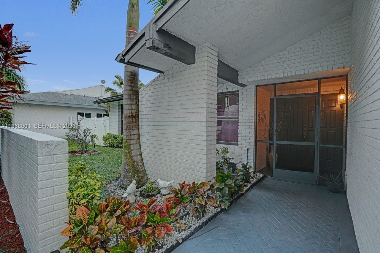 8084 Buttonwood Circle, Tamarac, FL 33321 photo 4