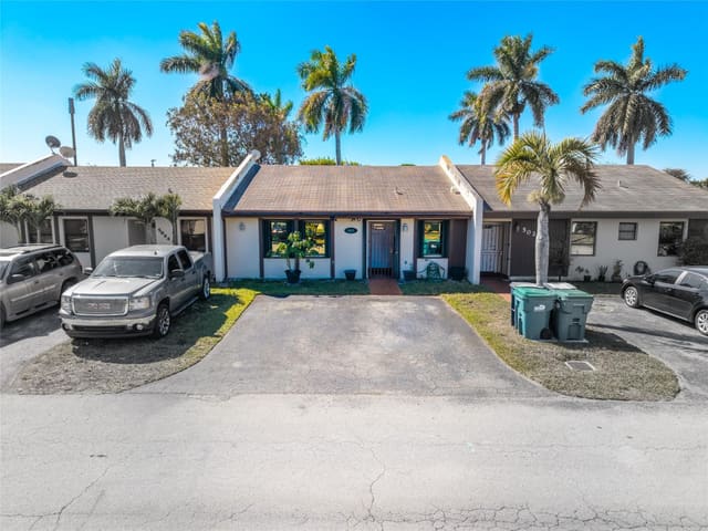 5022 SW 139th Place, sold in Bent Tree Center, Miami, FL