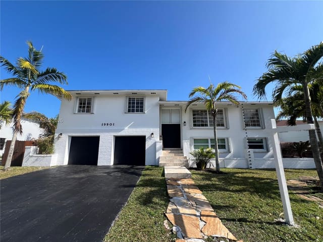 19901 SW 81st Court, Cutler Bay, FL 33189