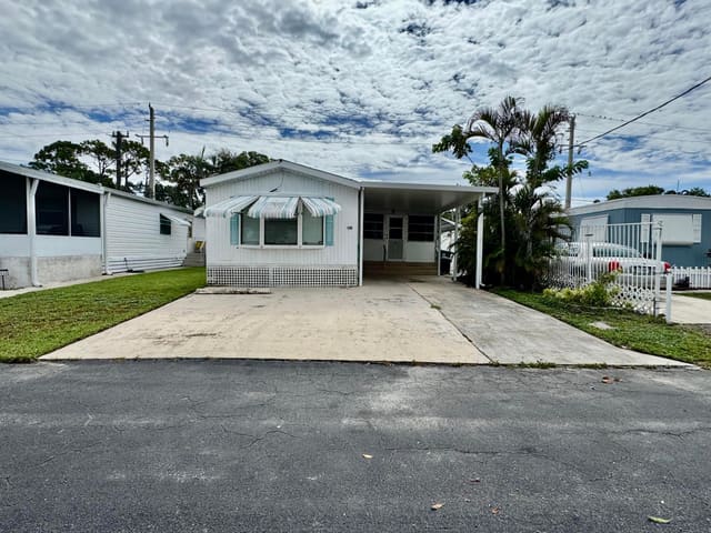 8814 40th Terrace S, sold in Parry Trailer Village, Boynton Beach, FL