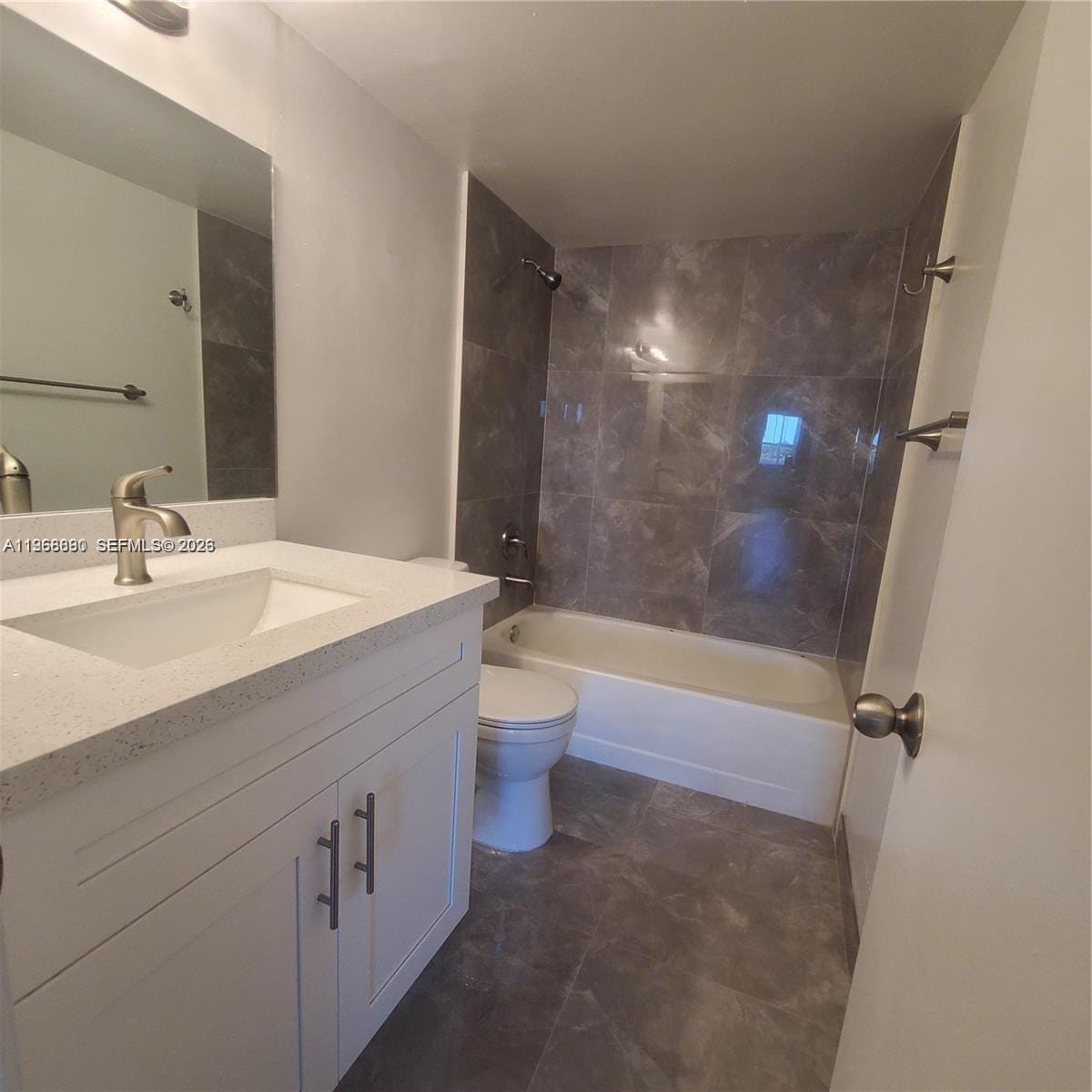 929 Hamilton Drive 929F — photo 12