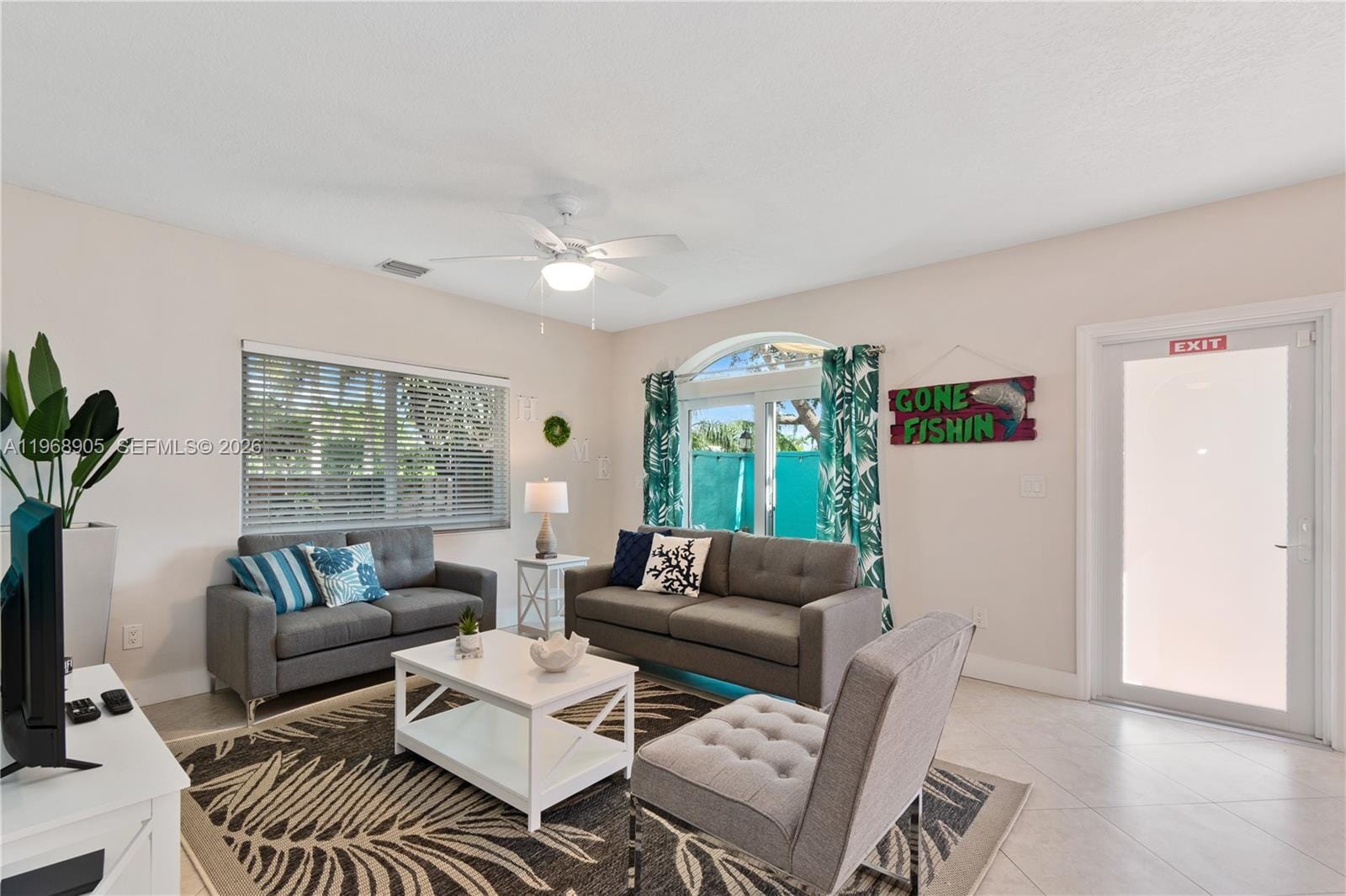 1633 Tyler Street — photo 4