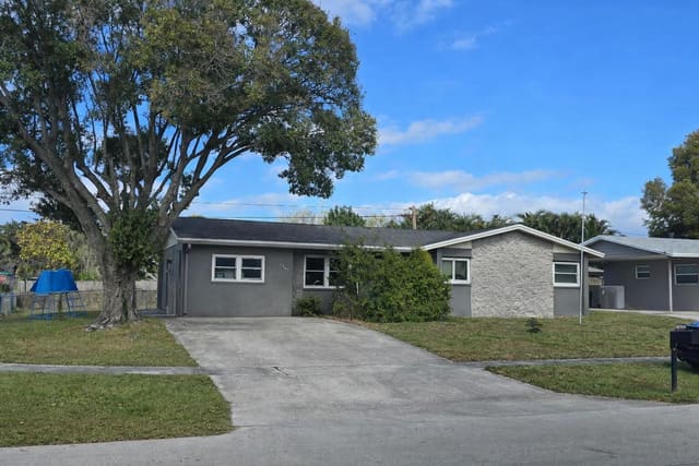 3265 Capri Road, sold in Palm Beach Cabana Colony East, Palm Beach Gardens, FL