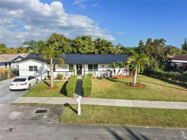 16323 SW 103rd Place, Miami, FL 33157