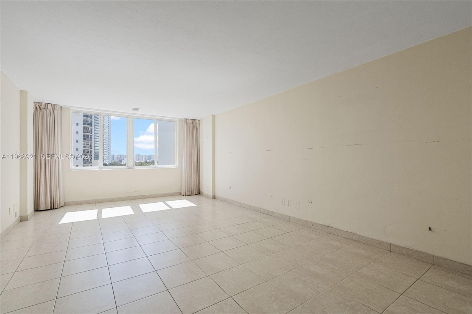 19201 Collins Avenue 603, Sunny Isles Beach, FL 33160 photo 10