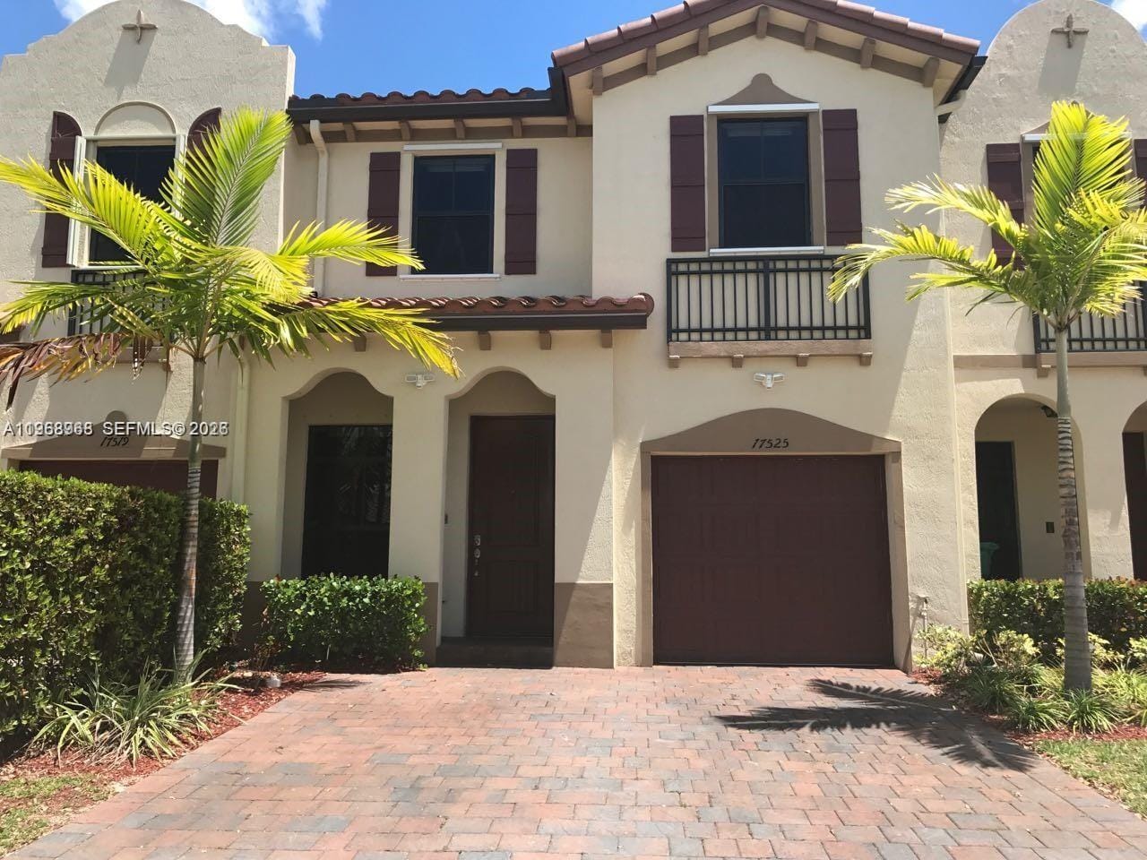 17525 SW 153rd Path, Miami, FL 33187 - photo 1 of 18