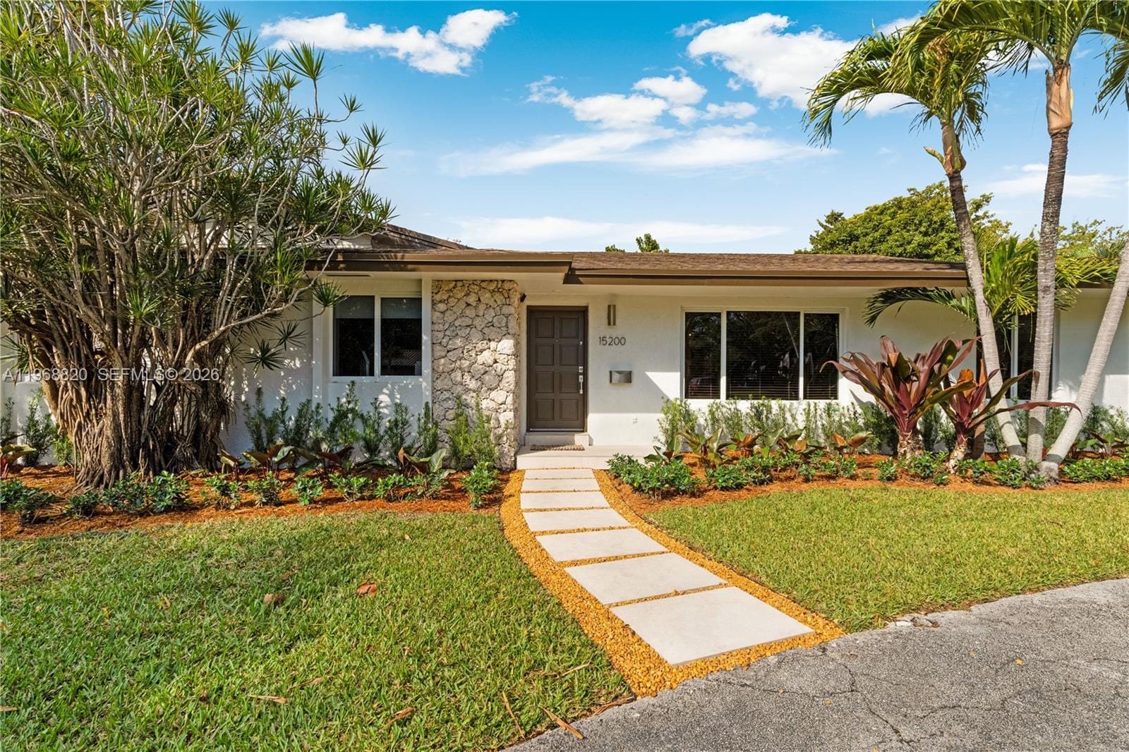 15200 SW 77th Court, Palmetto Bay, FL 33157