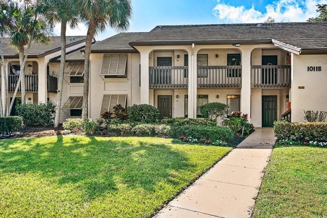 10118 Mangrove Drive 104, sold in Banyan Springs, Boynton Beach, FL
