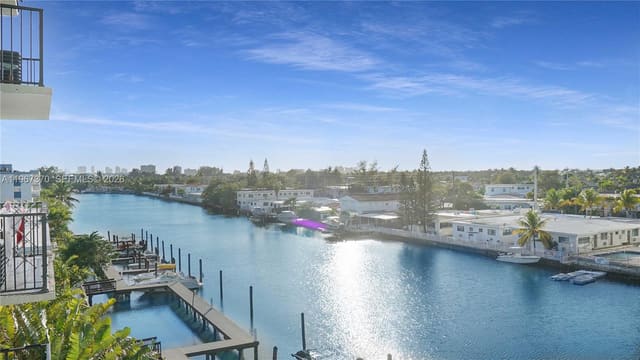 8024 Tatum Waterway Drive 5D, Miami Beach, FL 33141
