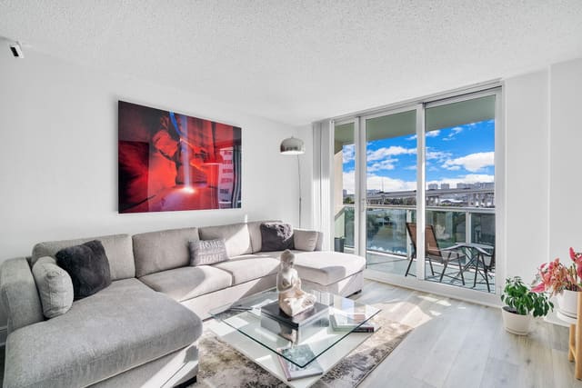 19380 Collins Avenue 523, Sunny Isles Beach, FL 33160