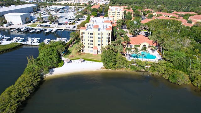 800 Scotia Drive 203, Hypoluxo, FL 33462