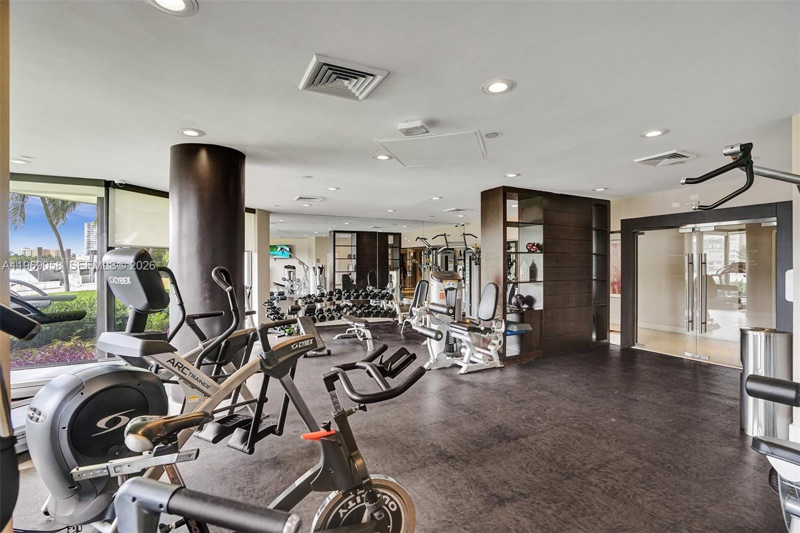 1000 W Island Boulevard 2909, Aventura, FL 33160 photo 17