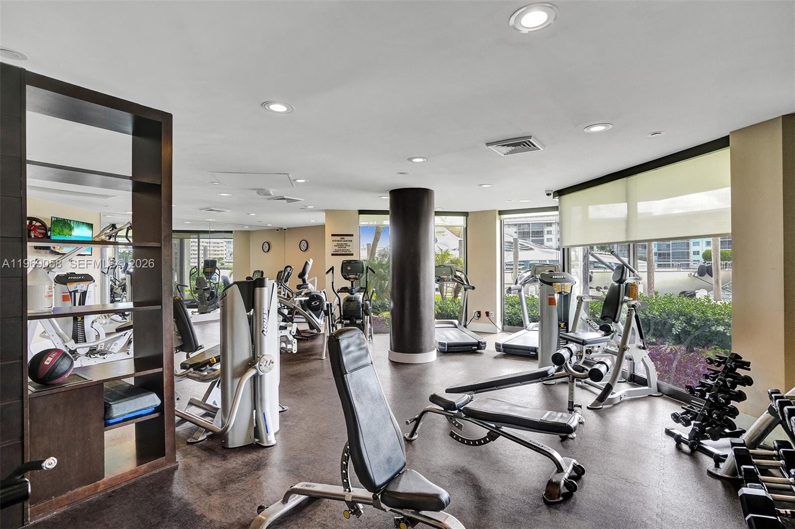 1000 W Island Boulevard 2909, Aventura, FL 33160 photo 18