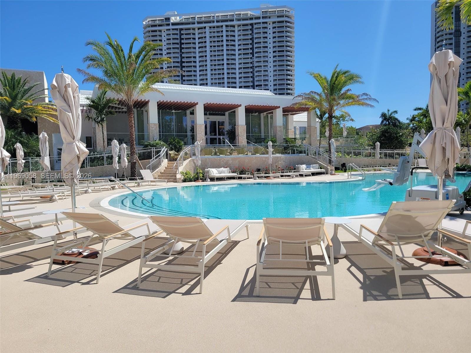 1000 W Island Boulevard 2909, Aventura, FL 33160 photo 27