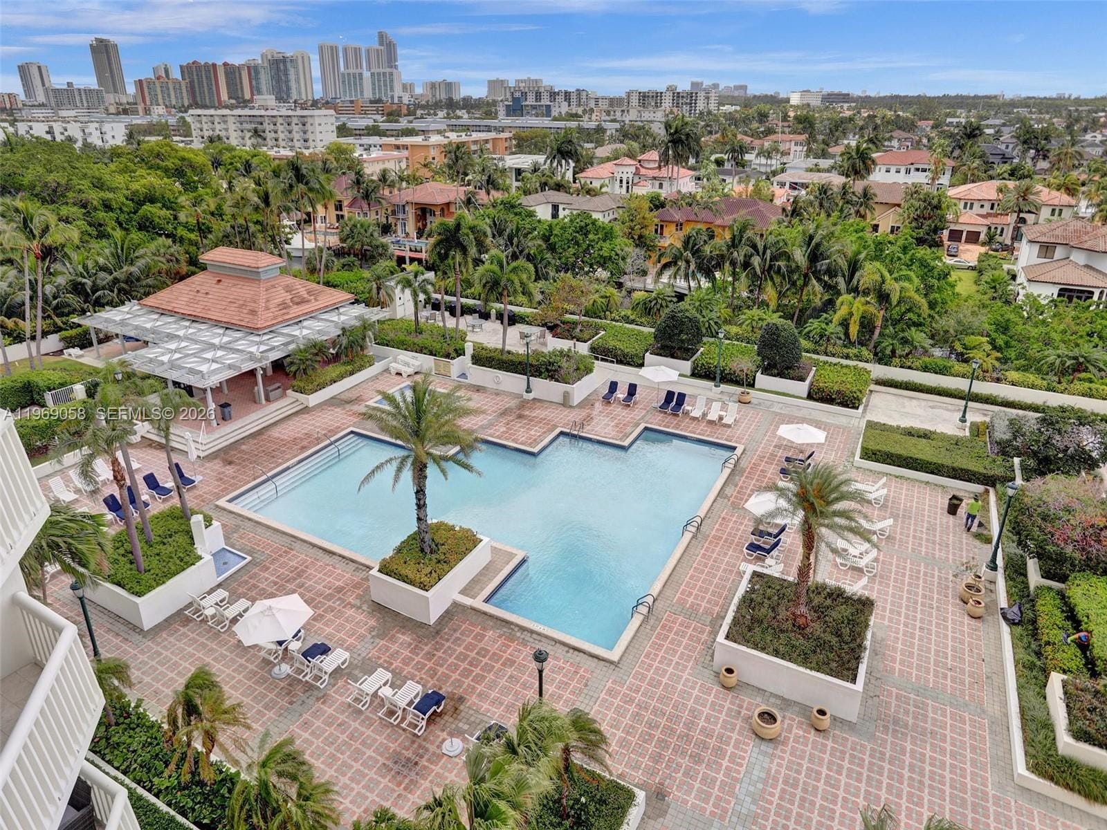 1000 W Island Boulevard 2909, Aventura, FL 33160 photo 8
