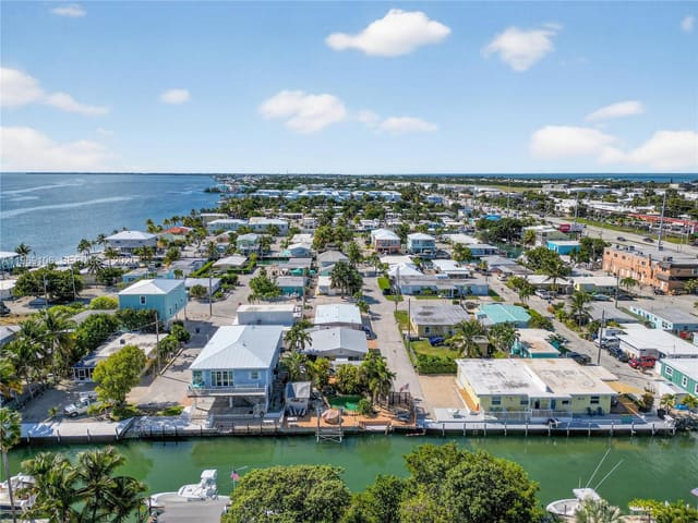 11405 3rd Avenue Ocean, Little Venice No2, Marathon, FL