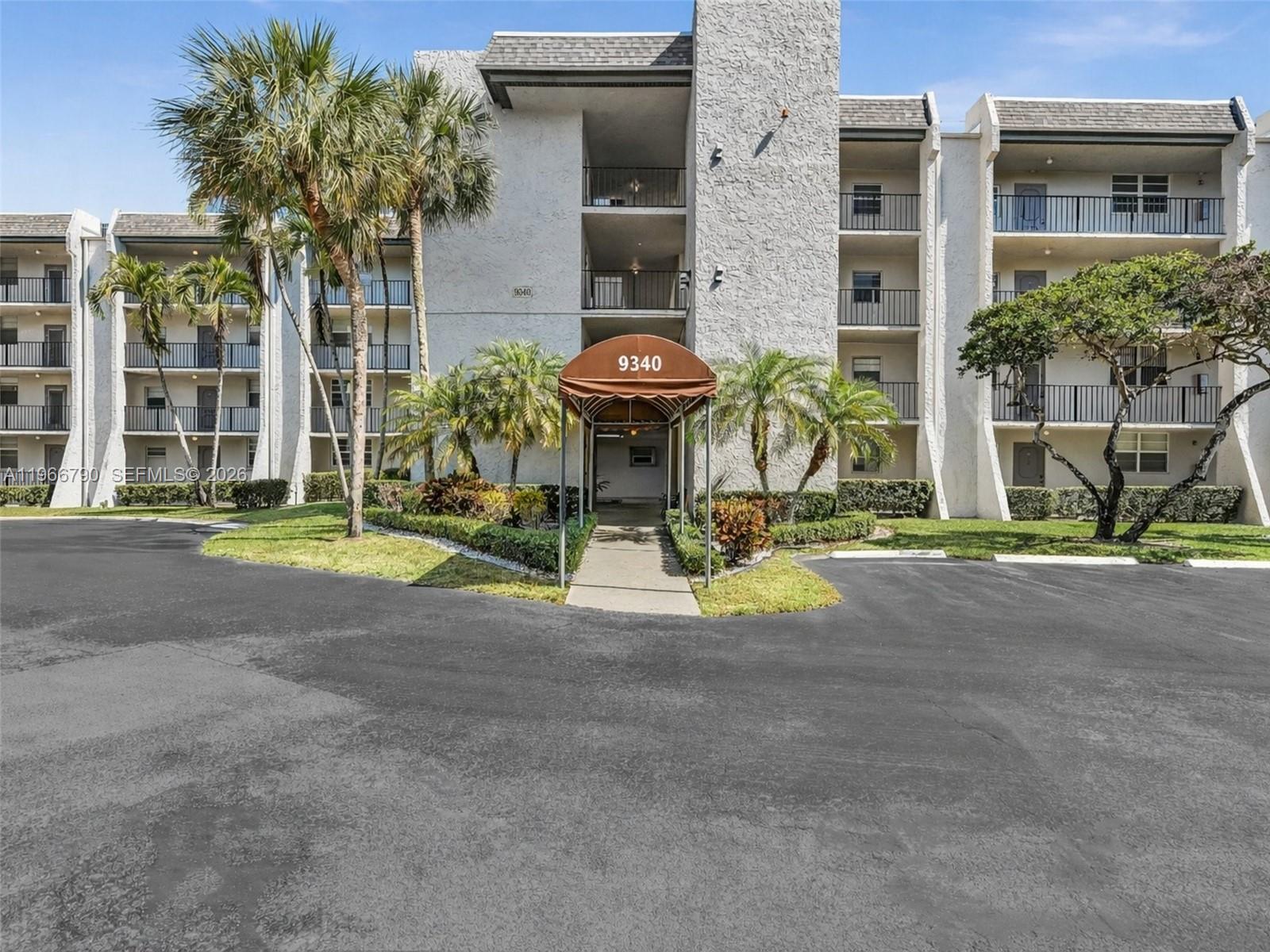 9340 Lagoon Place 303, Davie, FL 33324, Davie