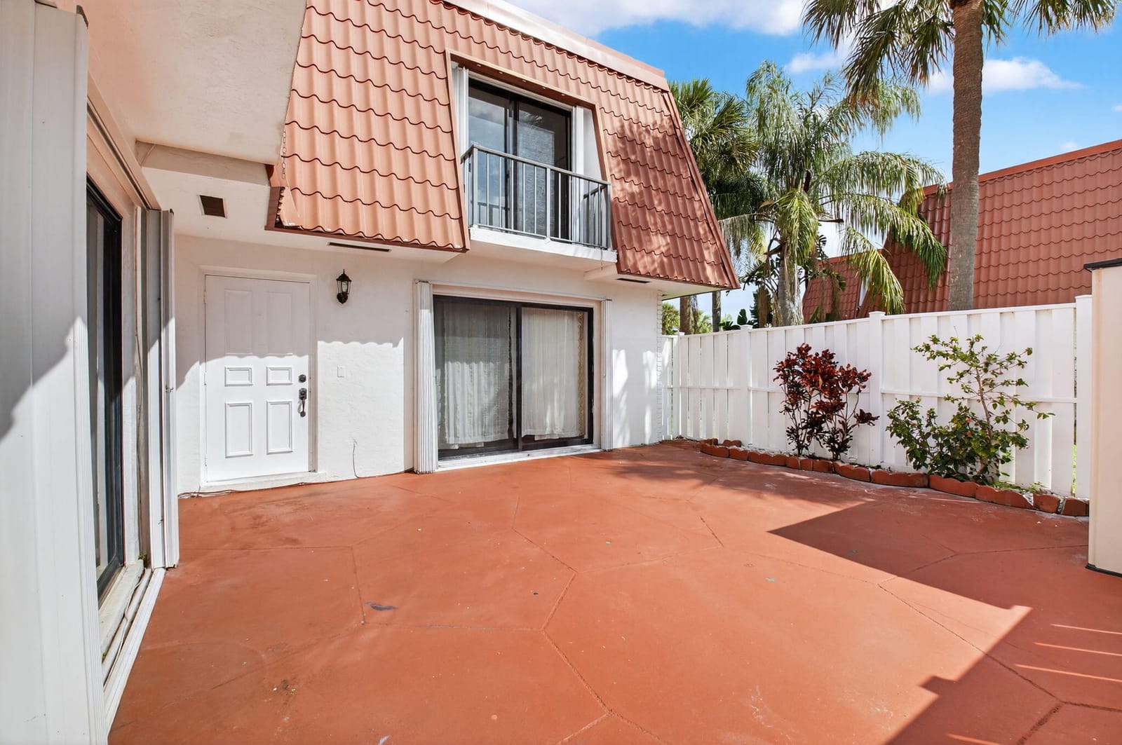 1423 SW 28th Avenue 11 B — photo 2