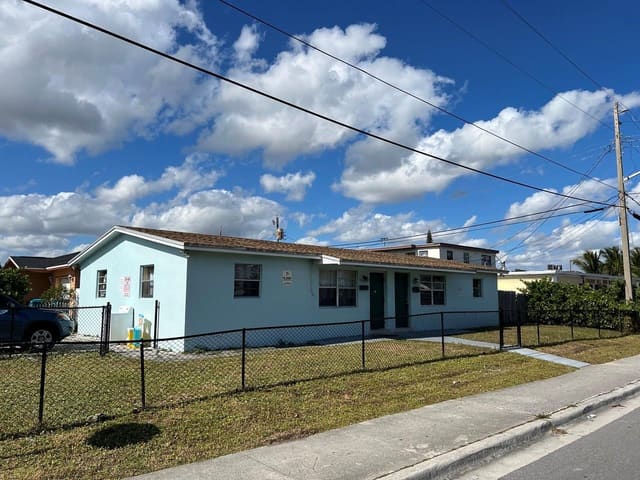 1203 NW 4th Street, sold in Cherry Hills, Boynton Beach, FL