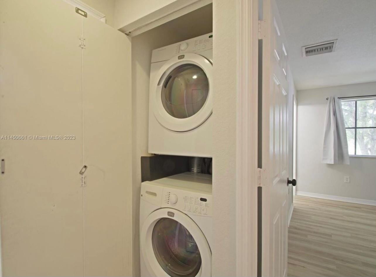 6030 SW 19th Place — photo 3