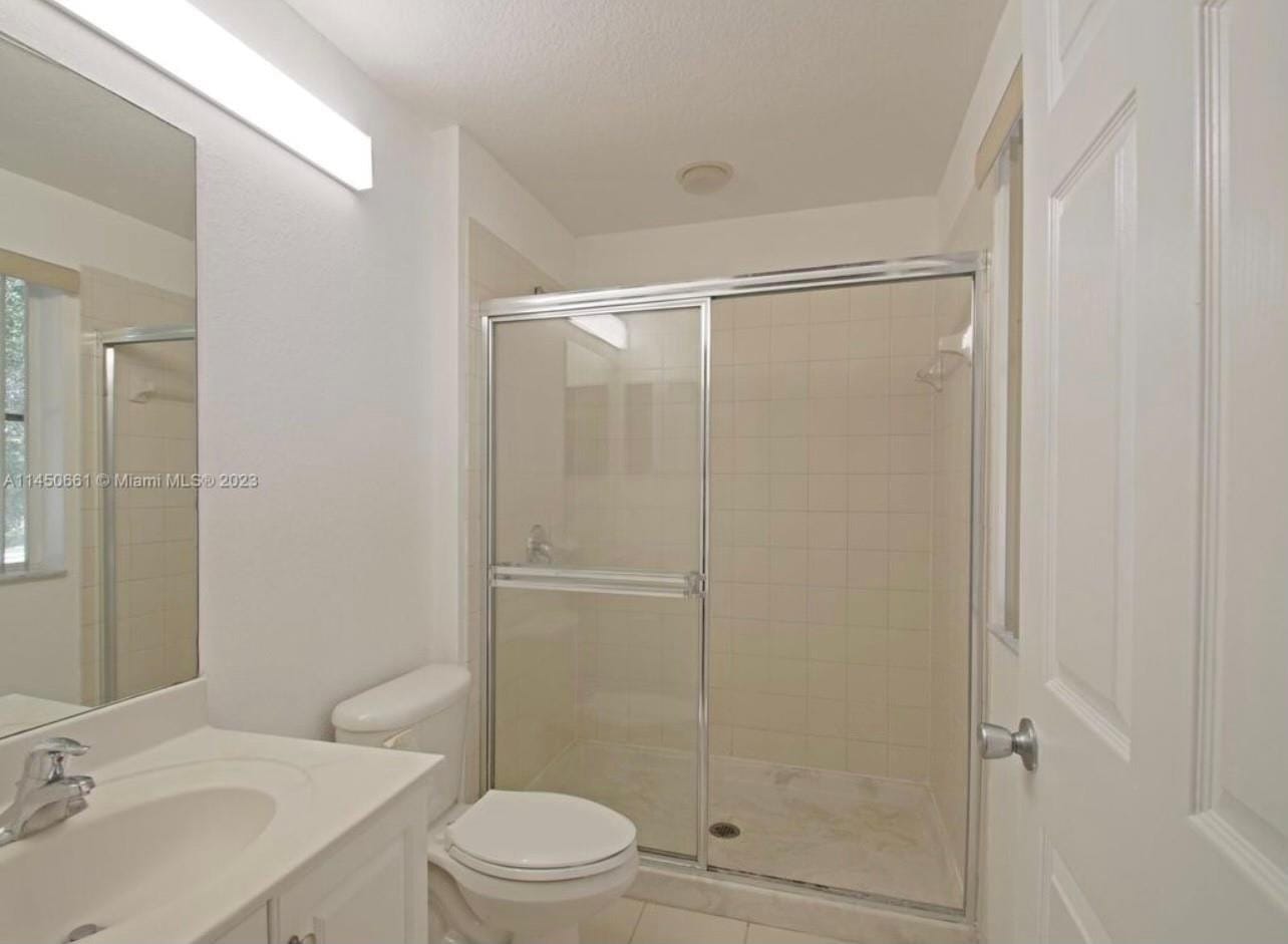6030 SW 19th Place — photo 4