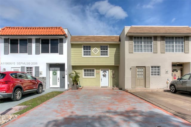 1675 W 72nd Street, sold in Flamingo Lake, Hialeah, FL